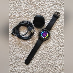 Samsung gear smartwatch with charger